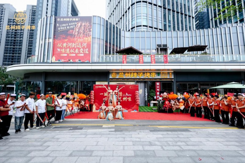 # 运河边的西北风：一家兰州烧烤店的人间烟火