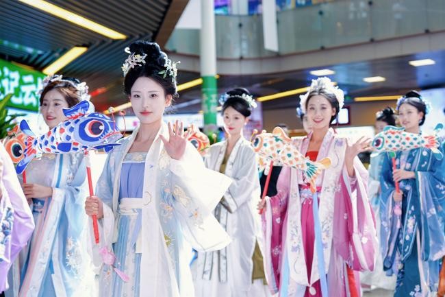 人气拉满！华熙LIVE·528双节狂欢收官 全场品牌焕新亮相
